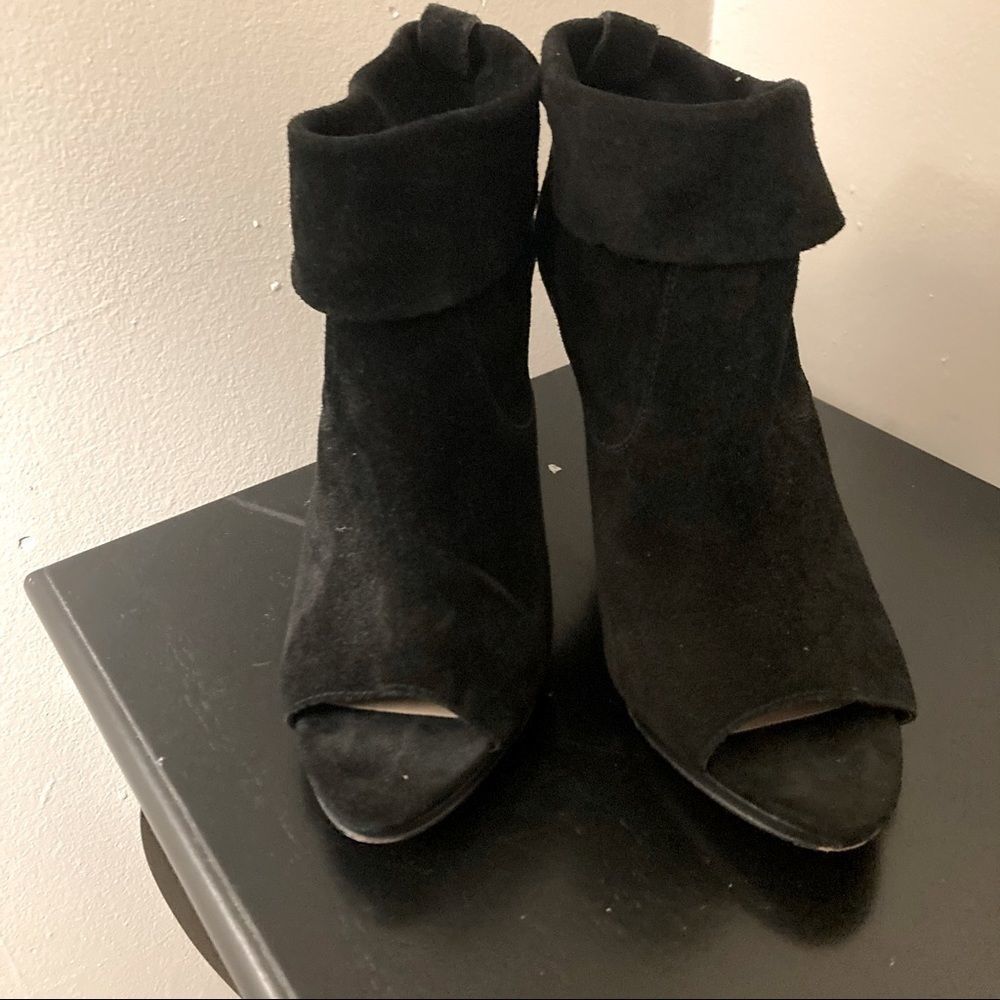 Vince Camuto suede peep toe booties - Size 8.5